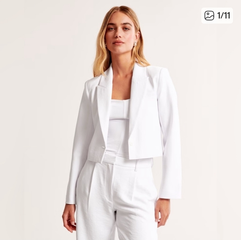 Abercrombie & Fitch Women's White Premium Crepe Crop Single Botton Blazer Size L